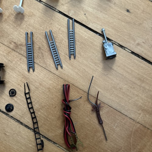 Vtg Toy Railroad Train HO Street Signs Power Lines Replacement Parts 37 Pcs Lot - Picture 8 of 8