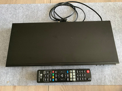 LG BP420 3D Blu-Ray Player (Smart TV,  LAN, HDMI, USB)  mit FB