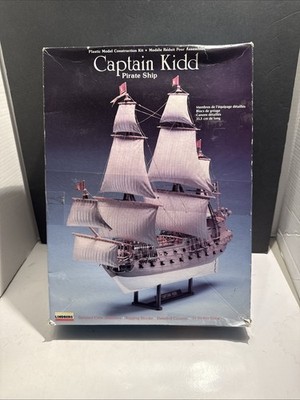 Vintage 1990 Lindberg Captain Kidd Pirate Ship Model Kit worn box