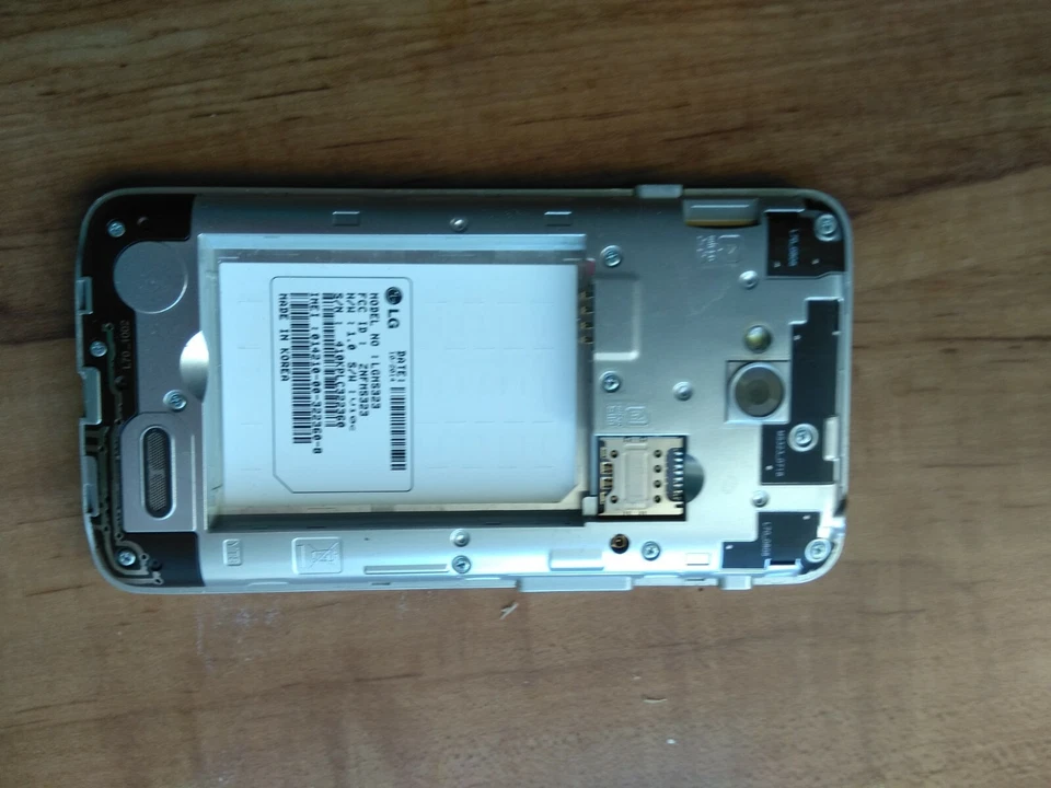 Smartphone LG MS323 Optimus L70 MetroPCS Foto 3 de 3