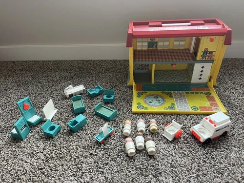 Fisher Price Vintage Little People Play Family Hospital FPB003 Vintage Playset