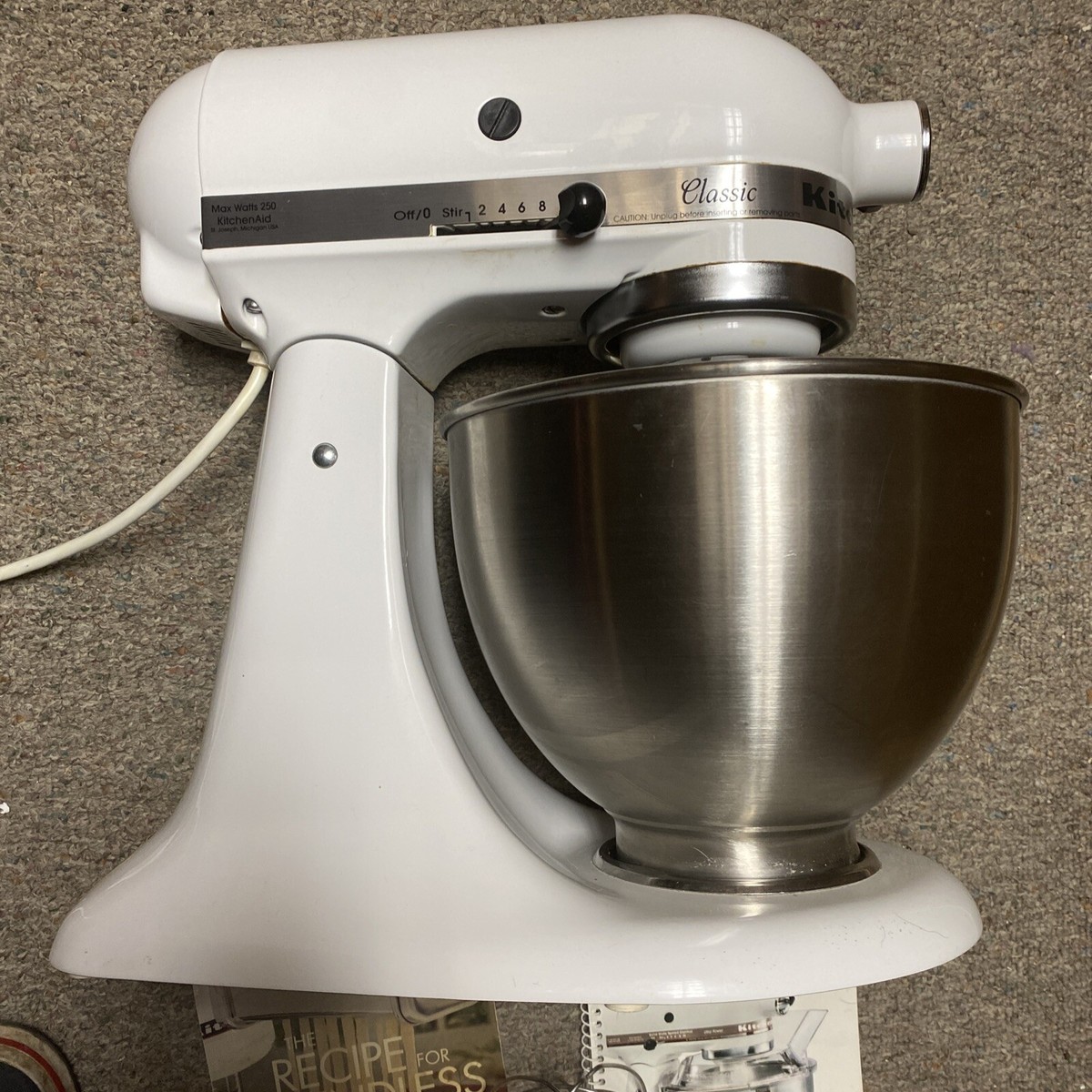 KitchenAid Classic Series 4.5 Quart Tilt-head Stand Mixer