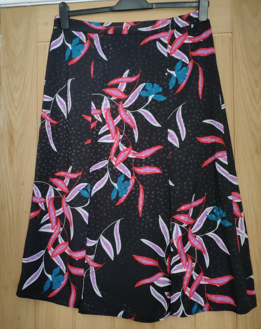 NWT Black Printed A-Line Skirt Size 12 Women's Fashion