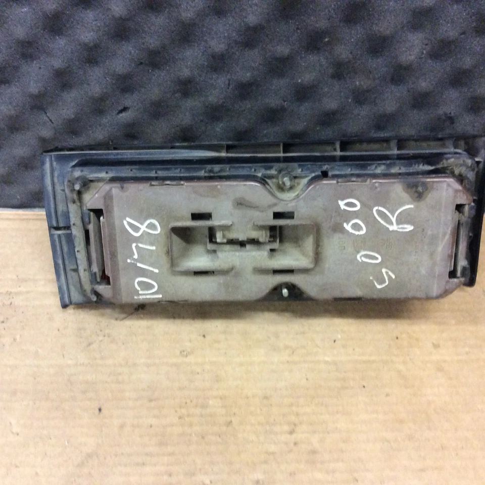 Luz trasera HELLA 1978 1979 lado derecho Audi 5000 completa y súper limpia OEM Foto 4 de 4