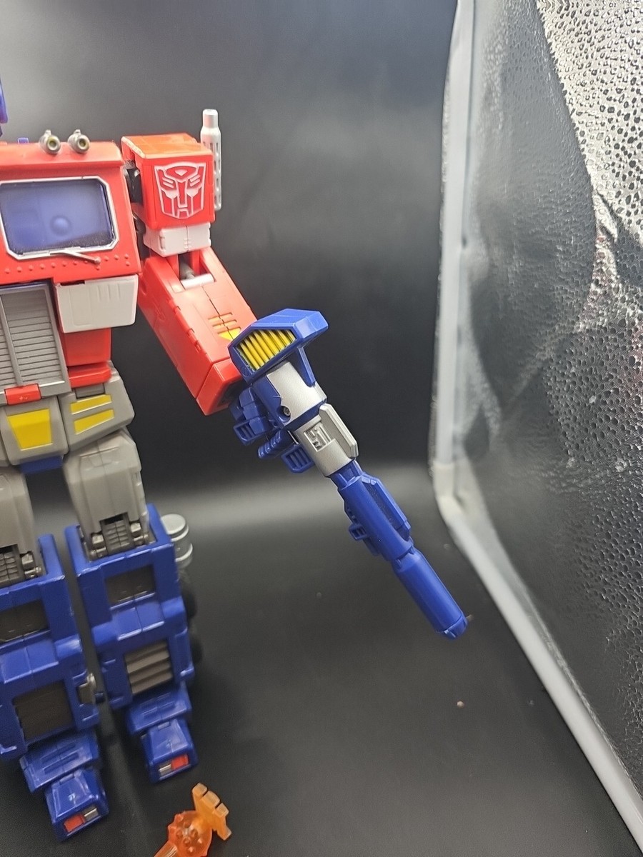 Transformers Optimus Prime Masterpiece MP1 Hasbro 20th