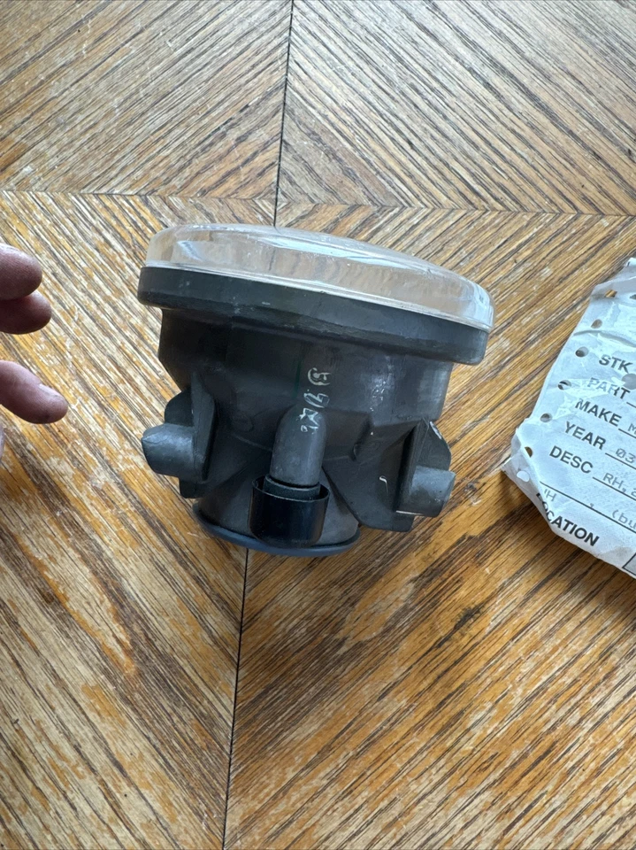 Luz antiniebla lateral derecha Toyota MR2 Spyder 2003. Vidrio. OEM Foto 4 de 4