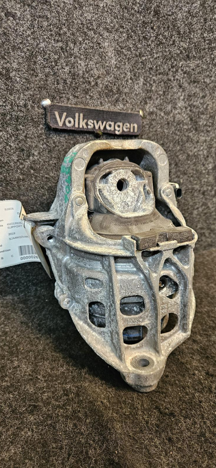 BENTLEY BENTAYGA Engine Left Mount Support Bracket OEM 4M0199255AK 38K Miles