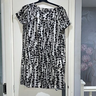 Mexx White Black Satin Leaf Print Shift Dress Short Sleeve Size 12 Pockets Party
