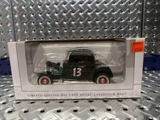 M438. Speccast - 1932 Ford 3 Window Coupe 124 Diecast Black 13 - New In Box M438. Speccast - 1932 Ford 3 Window Coupe 124 Diecast Black 13 - New In Box