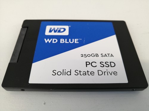 Western Digital WDS250G1B0A-00H9H0 2,5" 250GB Desktop Laptop SSD SATA blau