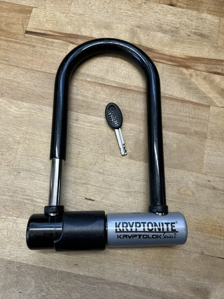 Kryptonite Kryptolok Series 2 U-lock bicycle lock w/ key - Image 2 of 3