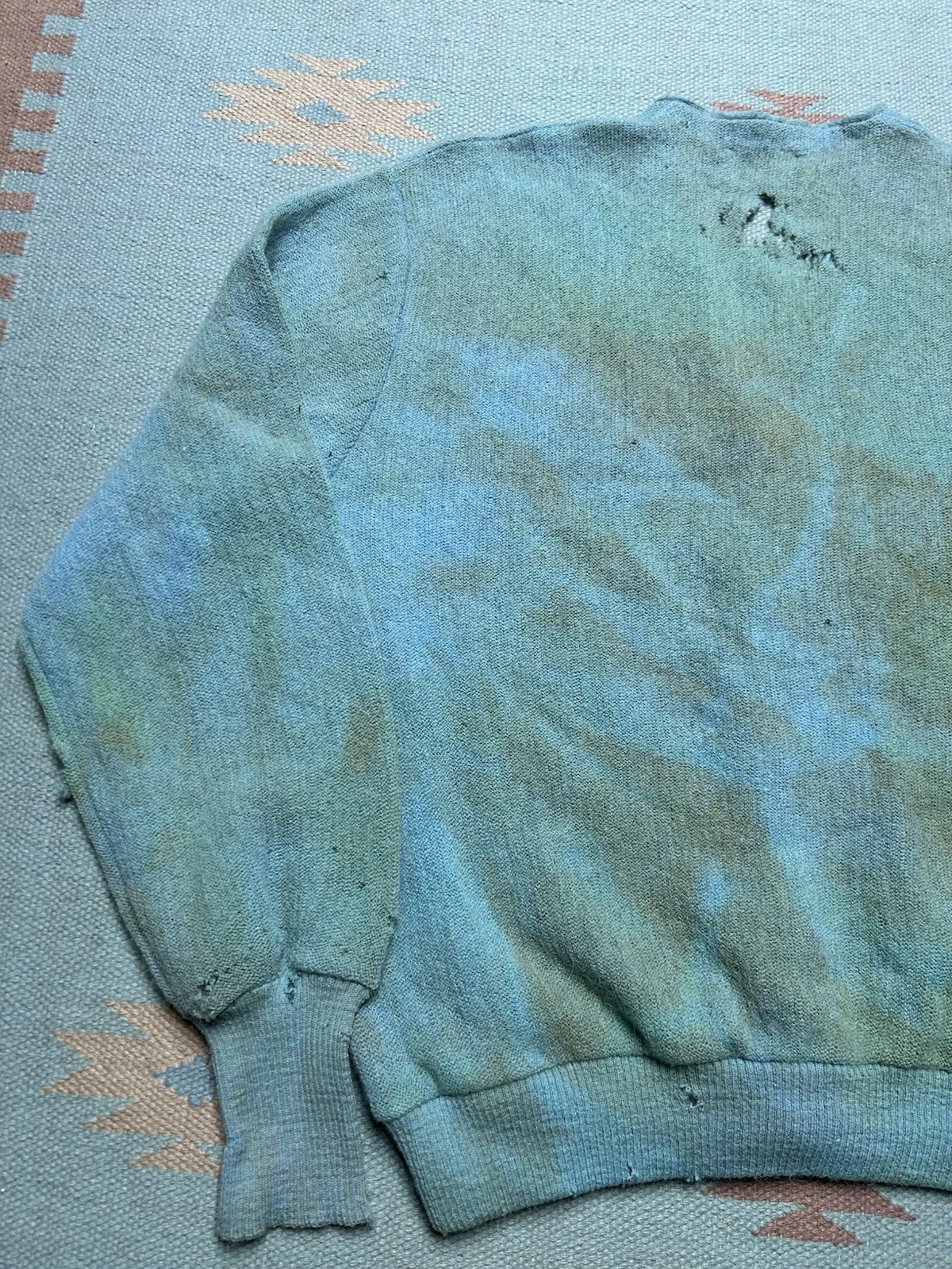 Vintage 70s cardigan sweater Robert Bruce Arnold Palmer thrashed zombie blue Lg