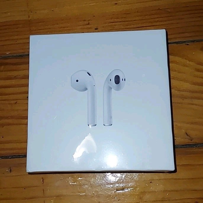 Apple AirPods Wireless Charging Case Bluetooth Earbuds, White,