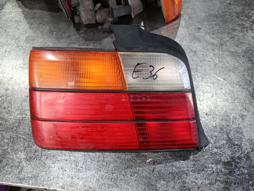 Original BMW 3er E36 Rückleuchte Rücklicht Limousine Links 1387045 195003B