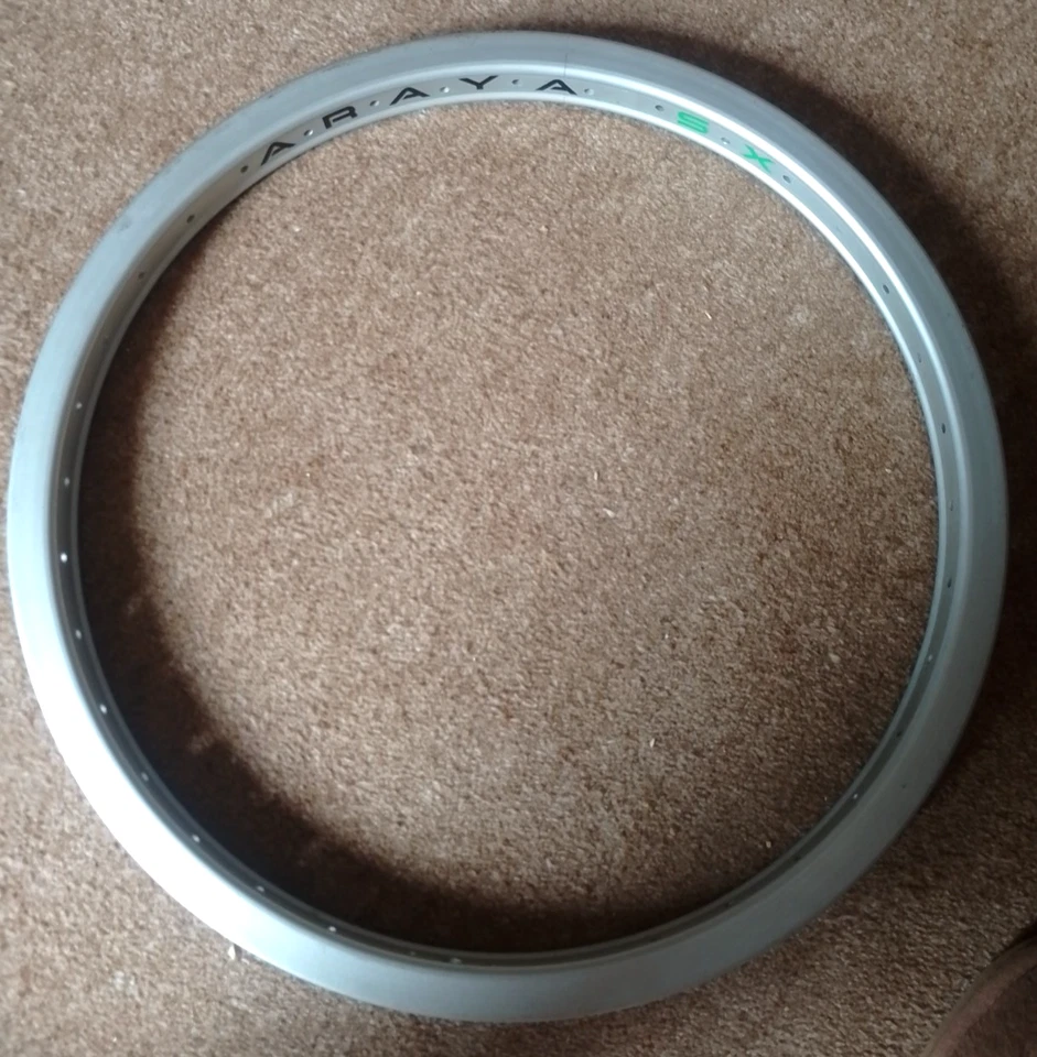 NUEVO Llanta BMX Araya SX 20" 36 orificios RARA.30,5 mm de profundidad laterales NUEVO Foto 2 de 4