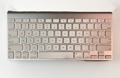 Apple Keyboard: Model No: A1314 Rated 3.0V DC FCC ID: BCGA1314