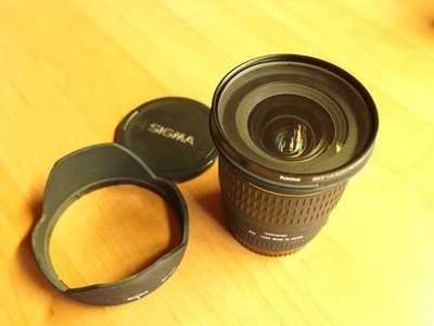 Sigma EX 20 mm F/1.8 EF DG RF AF ASP Weitwinkelobjektiv, aspherical mit Zubehör