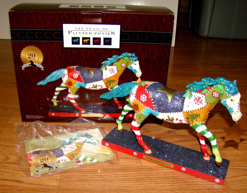 Trial of Painted Ponies, HOLIDAY PATCHWORK PONY (6012849) 1E/0883