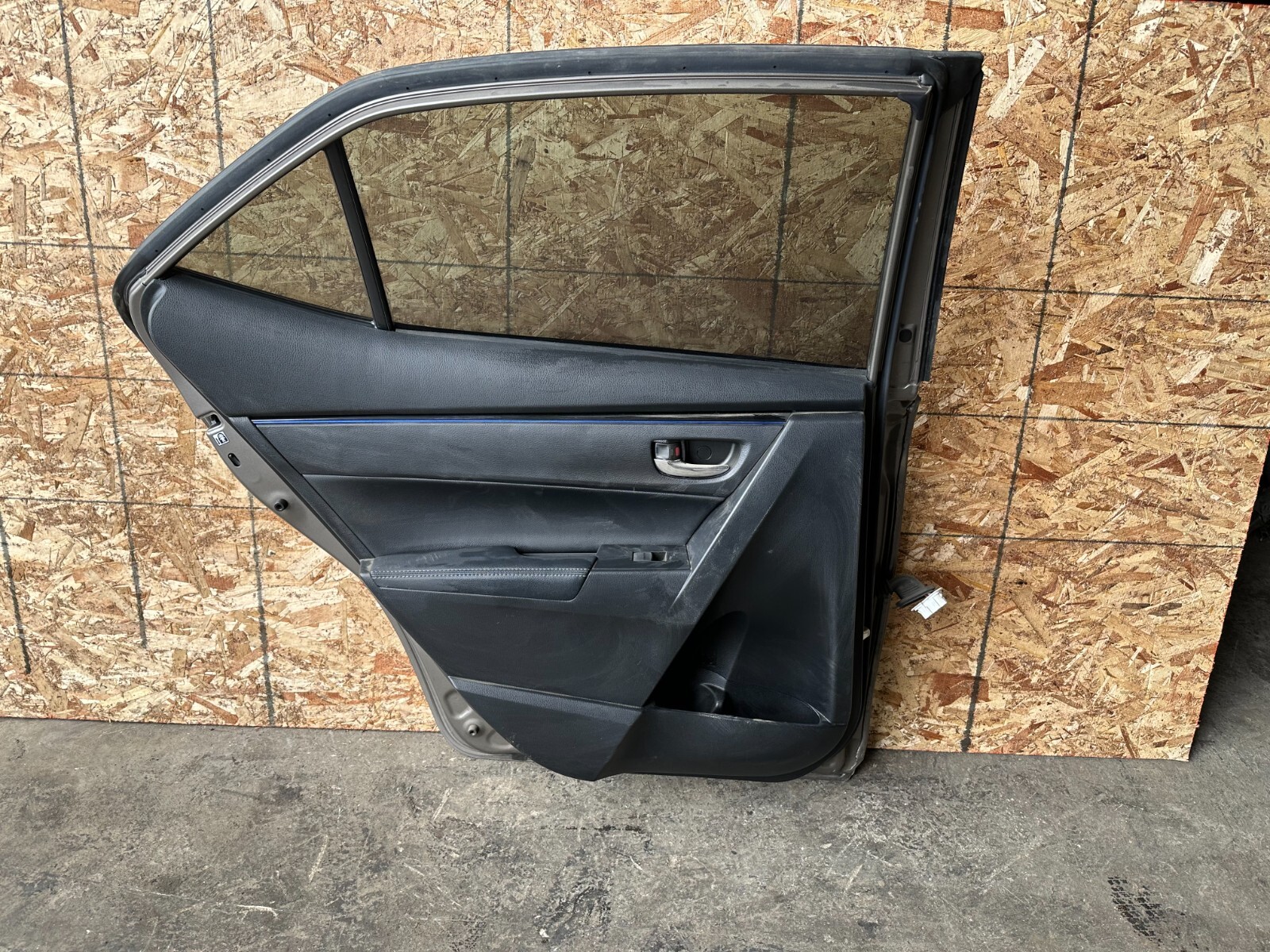 REAR LEFT DOOR TOYOTA COROLLA 20142019 REAR LEFT BROWN DOOR COMPLETE OEM eBay