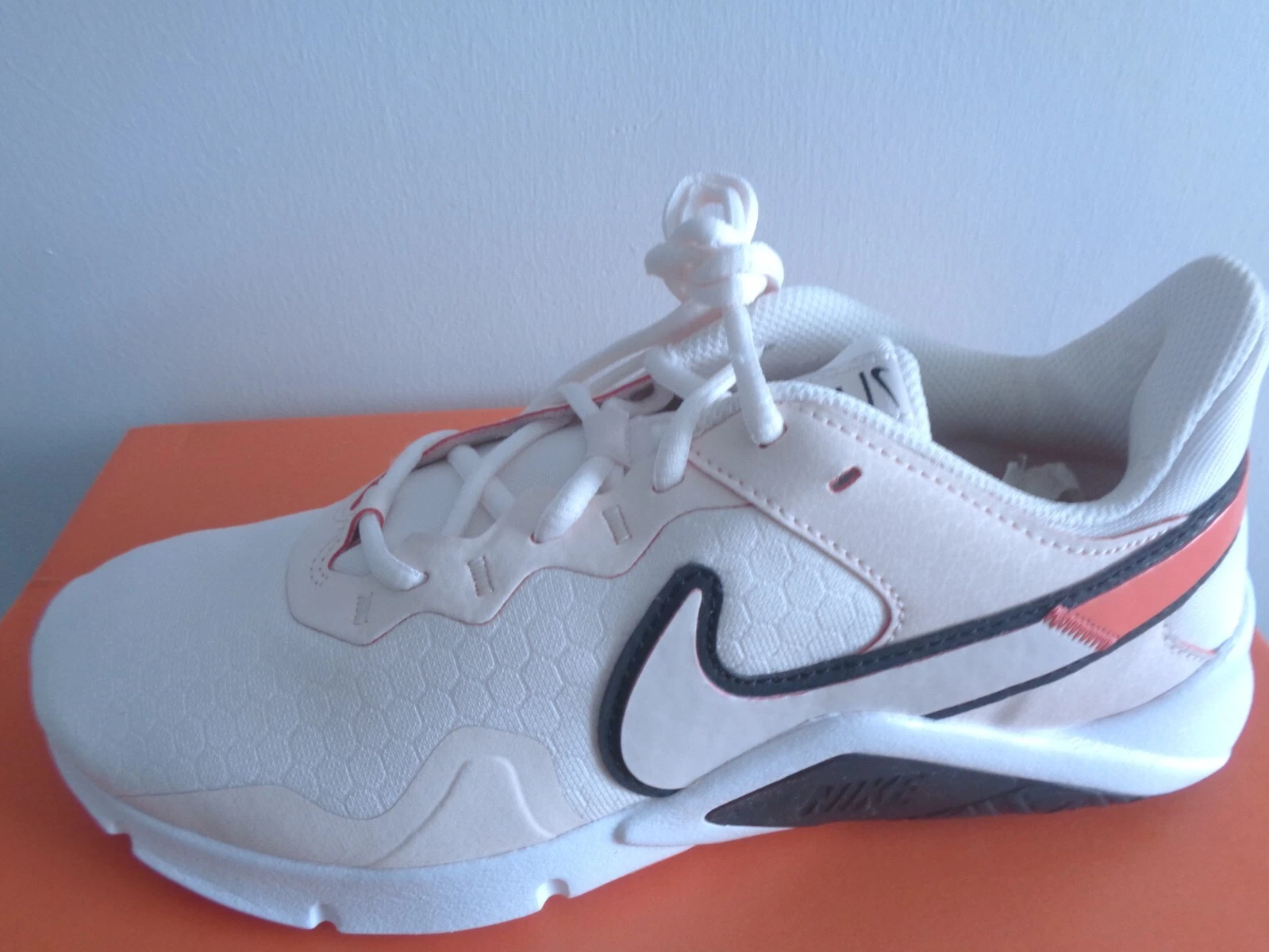Scarpe da ginnastica Nike Legend Essential 2 CQ9545 600 uk 7 5 eu 42 us 10 NUOVE + SCATOLA