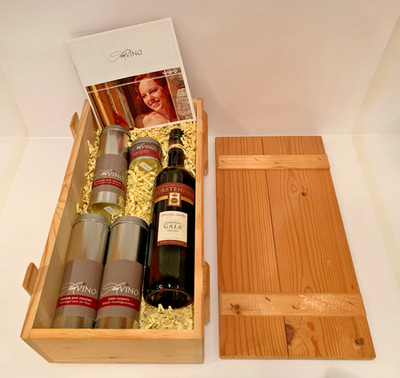 In Holzkiste: 1x Lemberger Gala trocken 2009 0,75l 14% + 4x SanVINO Rotweinprod.