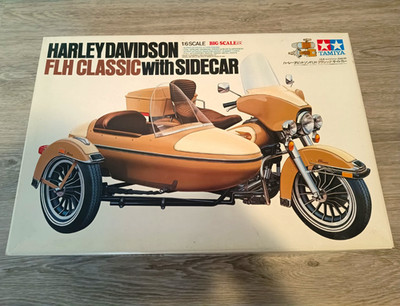 Tamiya Harley-Davidson FLH Classic mit Beiwagen Modellbausatz 1:6