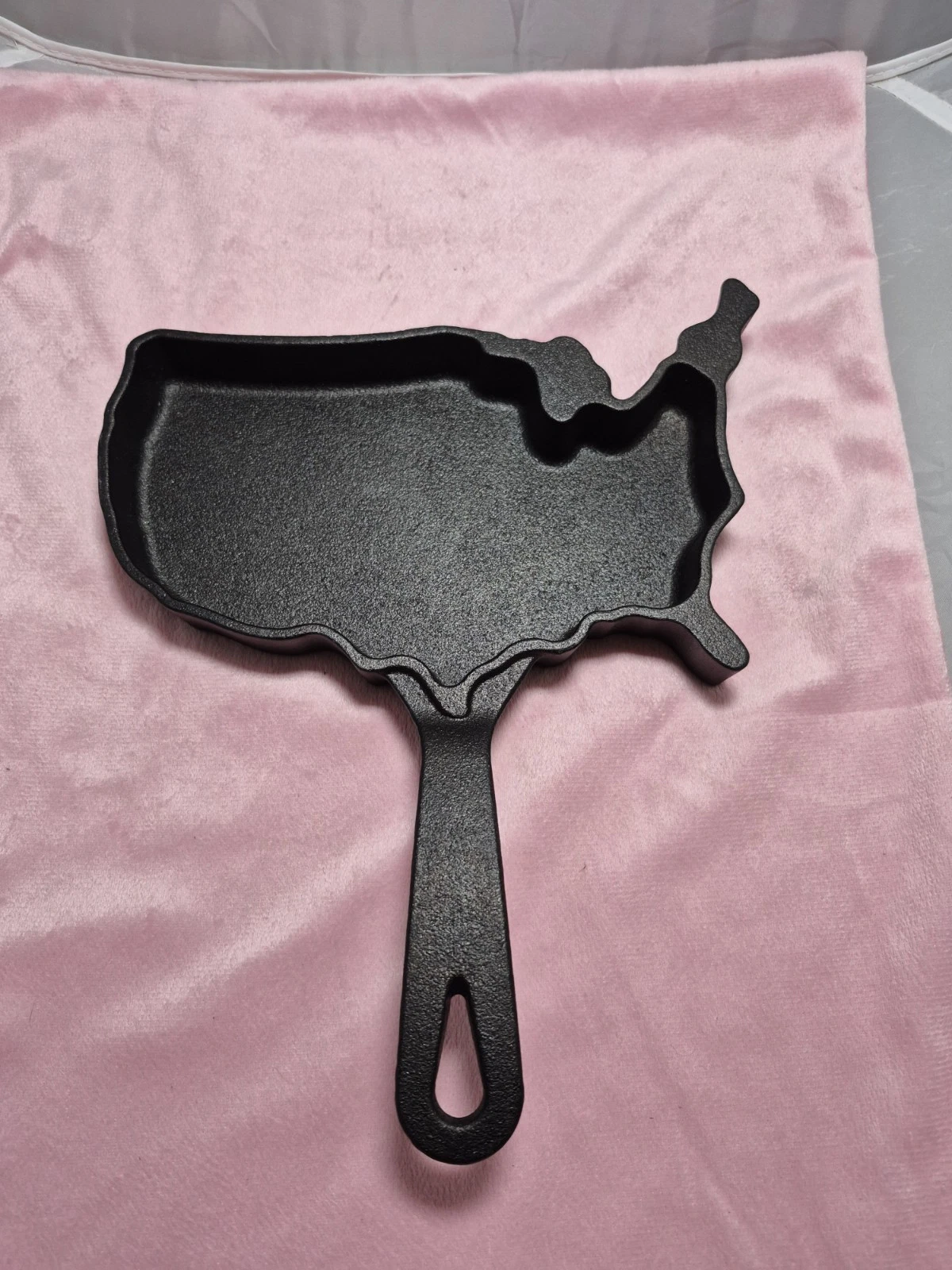 Smith & Clark USA Shaped 10" Cast Iron Skillet America Pancakes Flapjack Pan C4