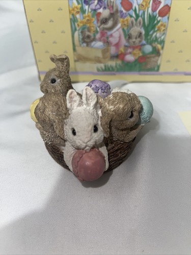 United Design The Easter Bunny Family Bunny Figurines SEC-023 Nest Of Bunny Eggs - Picture 6 of 16