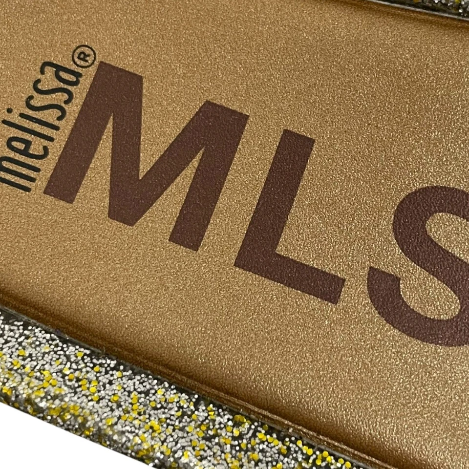 Chinelo de praia novo sem caixa MLSA Melissa dourado glitter tamanho 10 - Imagem 4 de 4