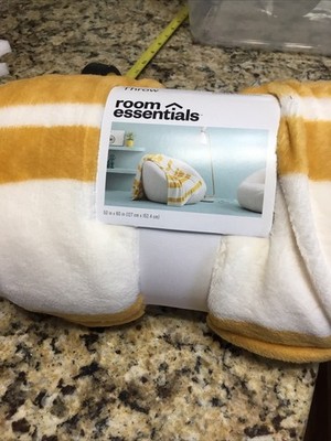 Room Essentials Solid Microfleece New Blanket Golden Yellow/white