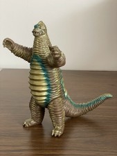 Bandai Ultraman Ultra Kaiju Monster Red King