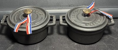 2x Staub Mini Cocotte Gusseisen 10cm Schwarz ungebraucht ca 15-20Jahre