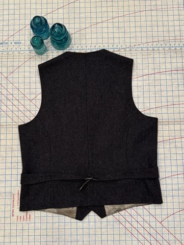 Celtic Gents of Irish Heritage Tweed Vest Charcoal Grey Mens Size 48 image 8