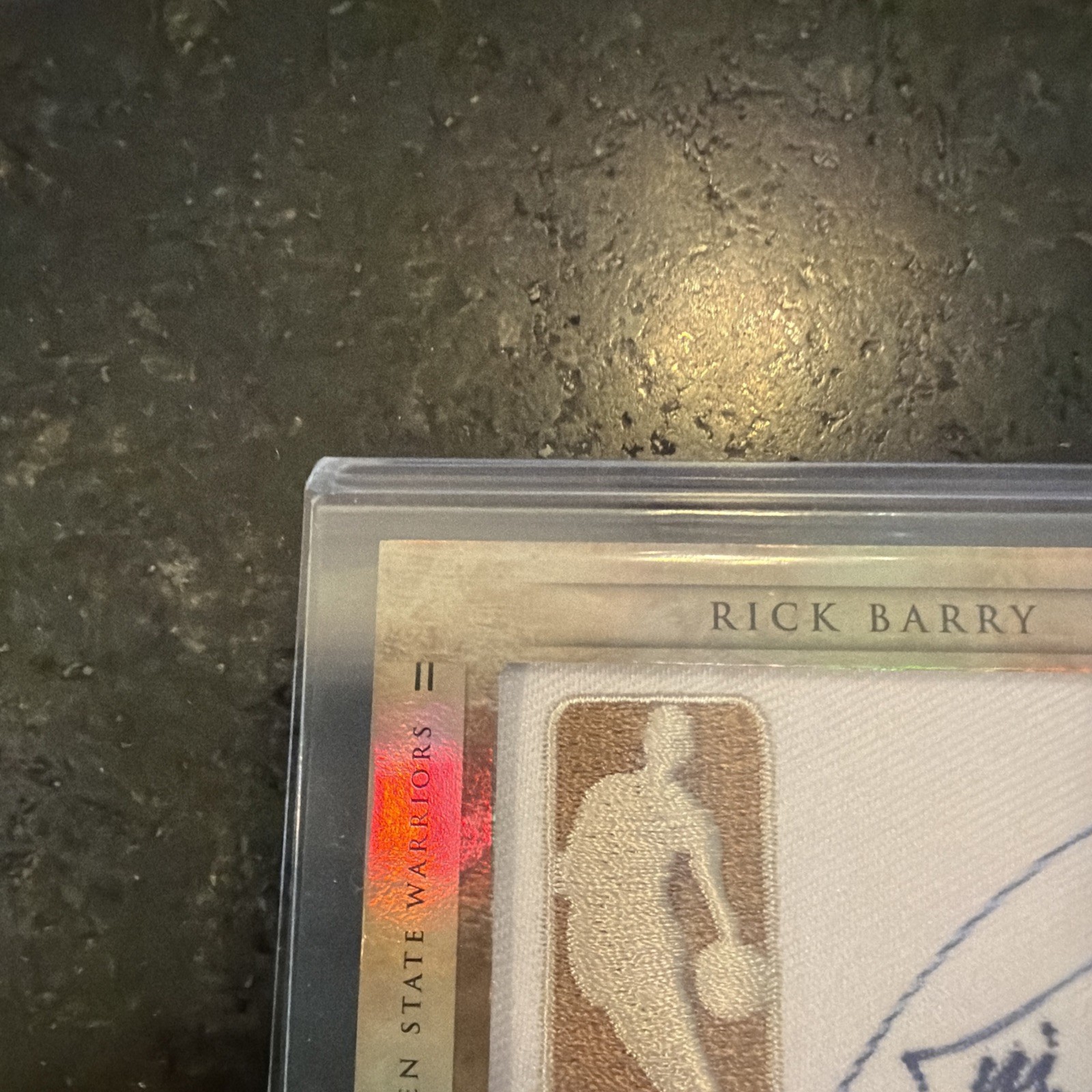 2010-11 Panini Gold Standard - Gold Nba Logoman Patch Signa Rick Barry /199 (AU) view 5