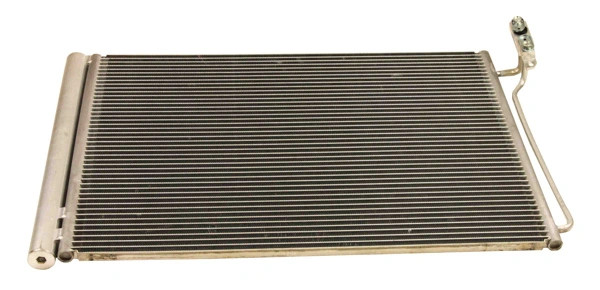 Condenseur climatisation Maxgear AC830142 pour réparer une fuite de clim et retrouver du froid