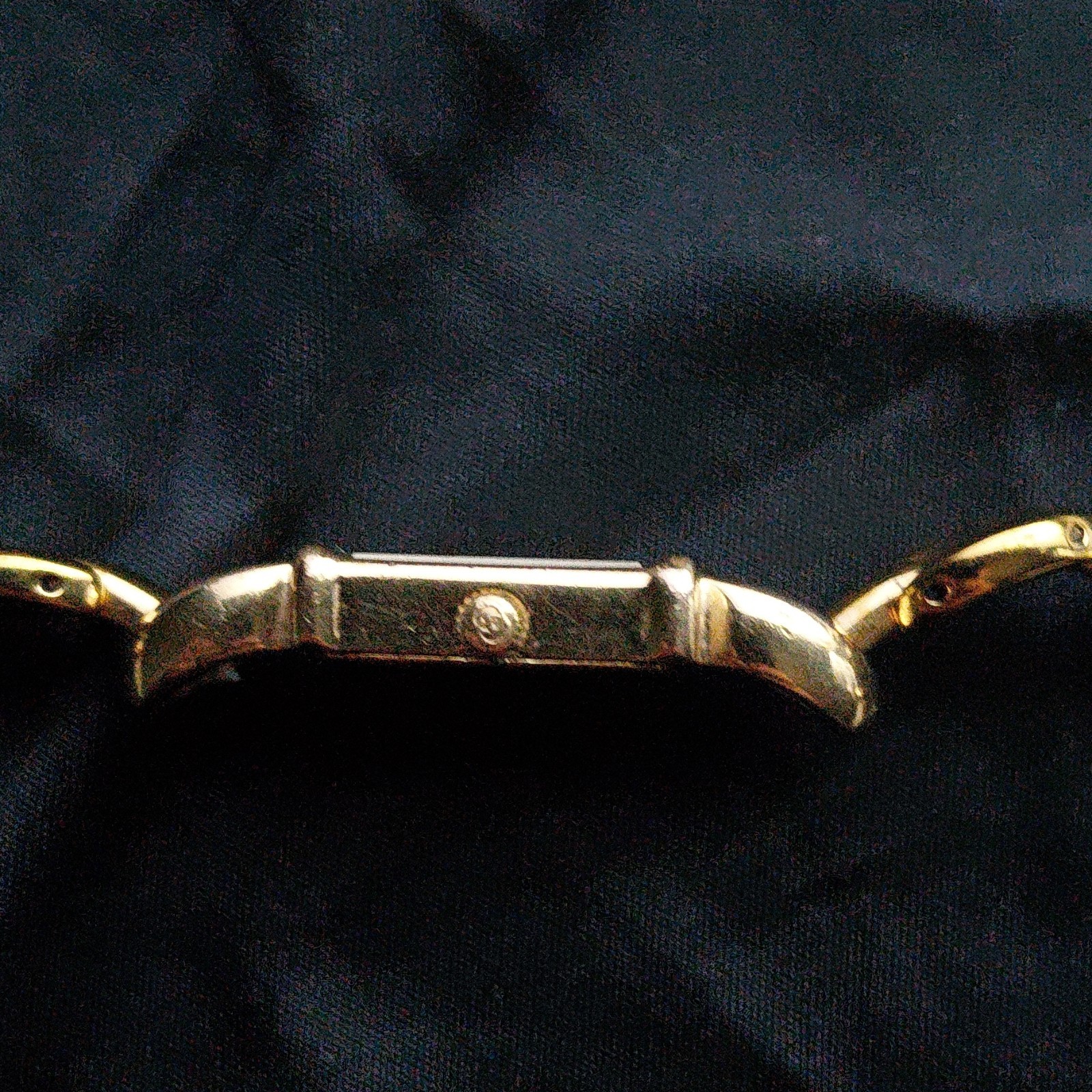 GUCCI Gold Rectangular Analog Bracelet Wristwatch… - image 9