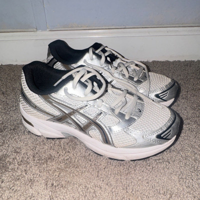 ASICS Women's Athletic Running Shoes White Silver Black Mesh Lace Up Breathable