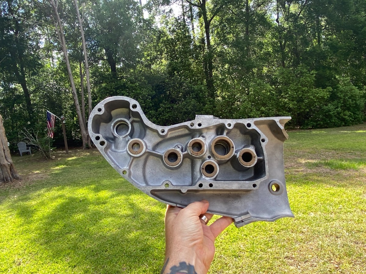 1967-1970 Harley-Davidson Cam Cover Sportster XLCH 900cc OEM pt