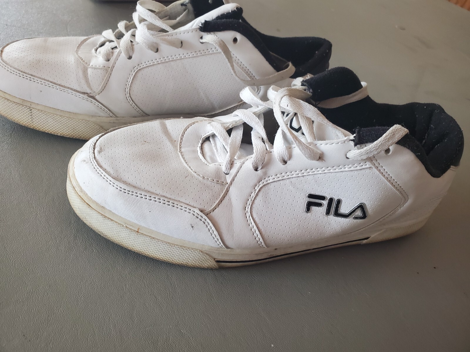 SAOLA Sneakers casual da uomo bianche Fila taglia 11