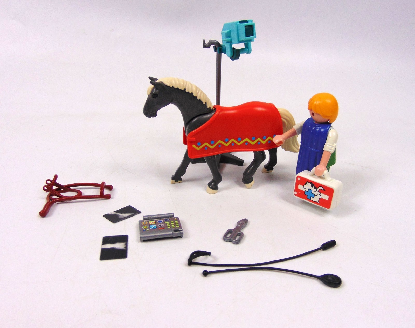 Playmobil 5533 City Life Vets Horse with X-ray Technician