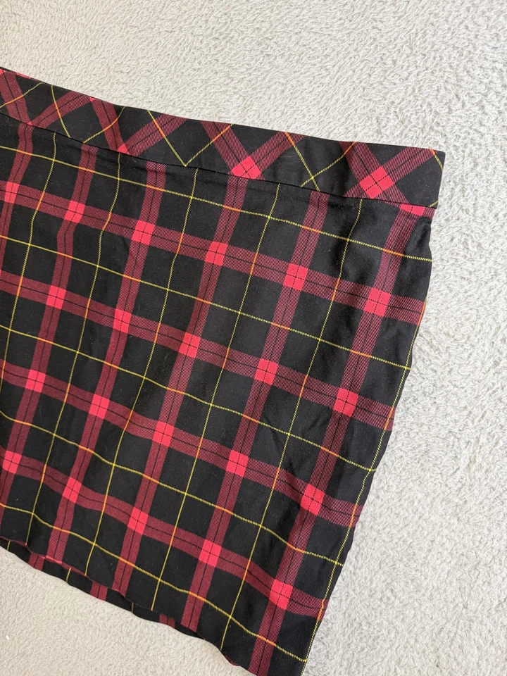 Falda Torrid x Betsey Johnson Mujer 3X Torrid 3 Rojo Negro Lápiz a Cuadros Mini Foto 3 de 4