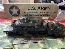 CAMION AMERICAIN PORTE CHAR +CHAR SHERMAN M4 A3 EN PLASTIQUE 1/32eme TBE