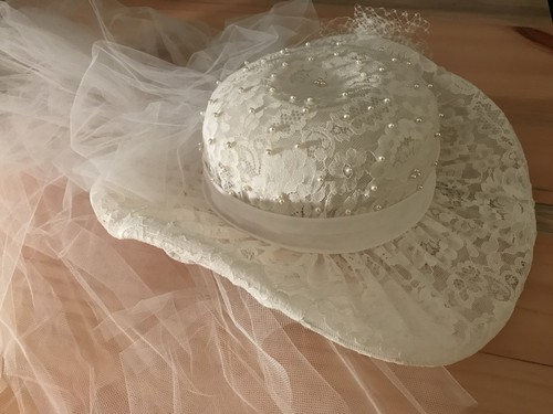 White Lace Wedding Beaded Bridal Hat with Short Tulle Net Veil, Lace
