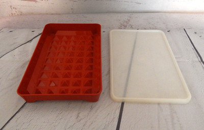 Vintage Tupperware Grid Deli Meat Hot Dog Bacon Marinade Keeper 1292 Paprika
