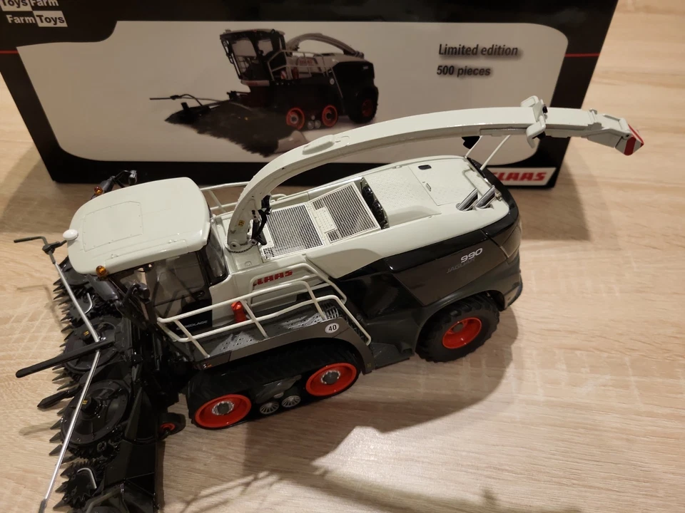 Marge Models Claas Jaguar 990 mit Orbis Vorsatz Limited Edition Black - Bild 2 von 4