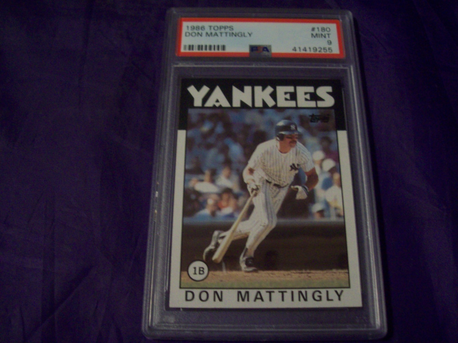 1986 TOPPS #180 DON MATTINGLY (YANKEES) PSA 9