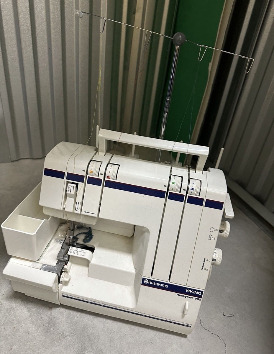 H112　デスク Husqvarna Viking Huskylock 905 Computerized Sewing Machine for