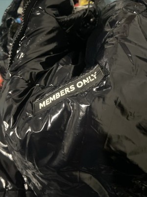 Members Only X Nickelodeon Men s Large Black Shiny Puffer Jacket VIACOM 2020 XXL