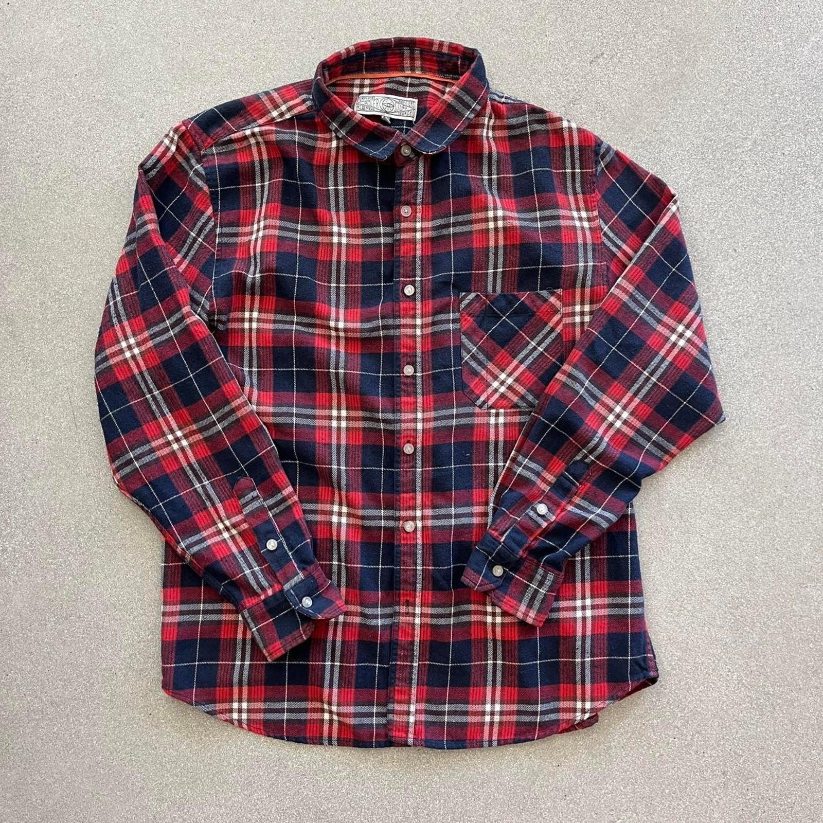 Poler Men’s Flannel Red Navy Plaid Button Up Shirt Men’s Size Medium