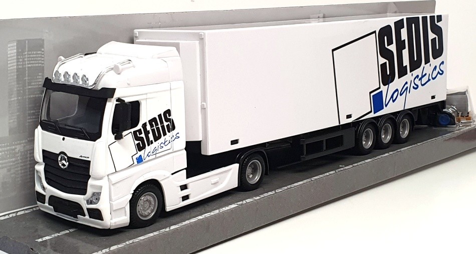 Burago 1/43 Scale 18-31471 - Mercedes Benz Actros Lift & Load